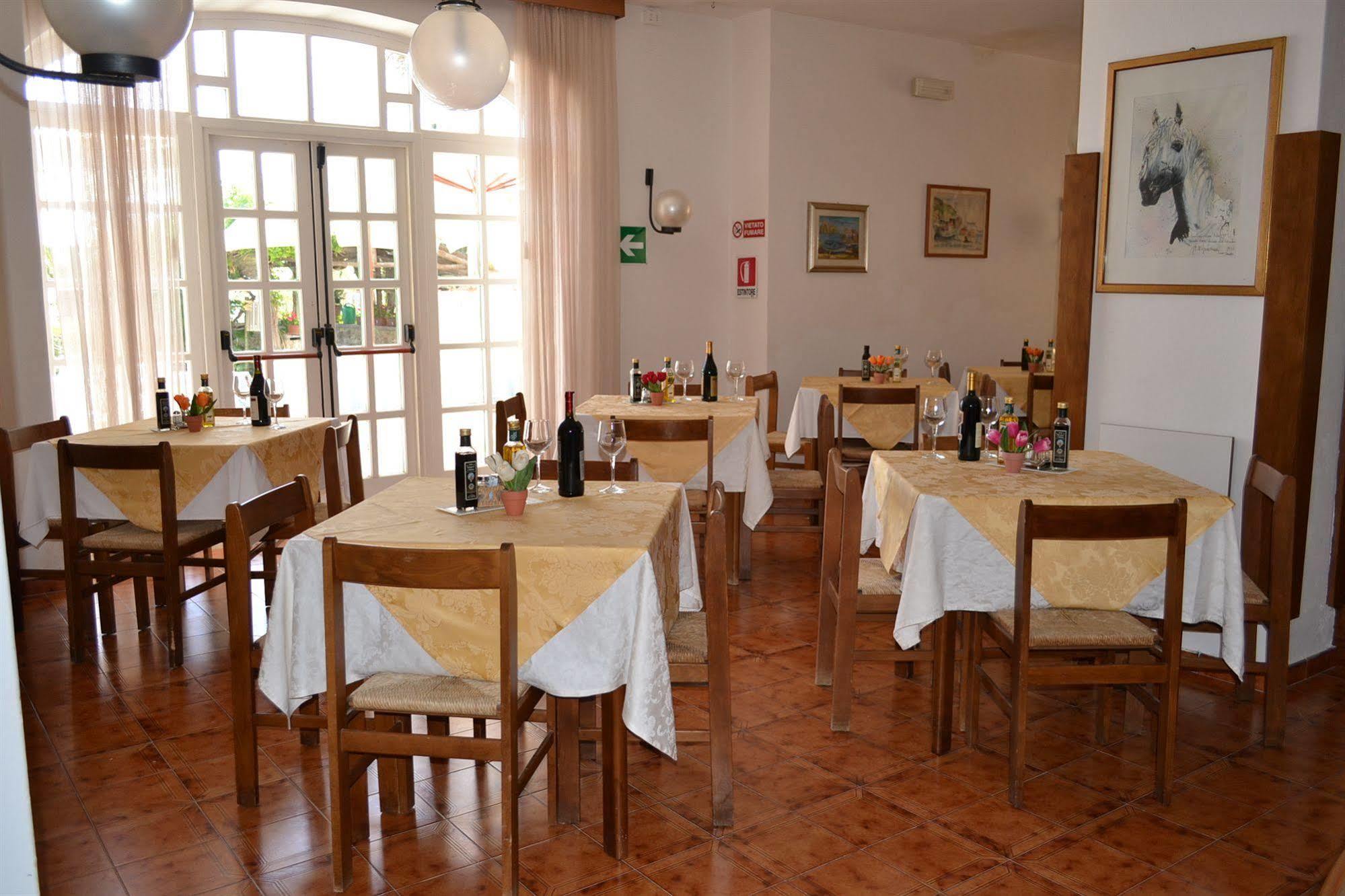 Hotel Villa Bina Sant'Angelo  Kültér fotó